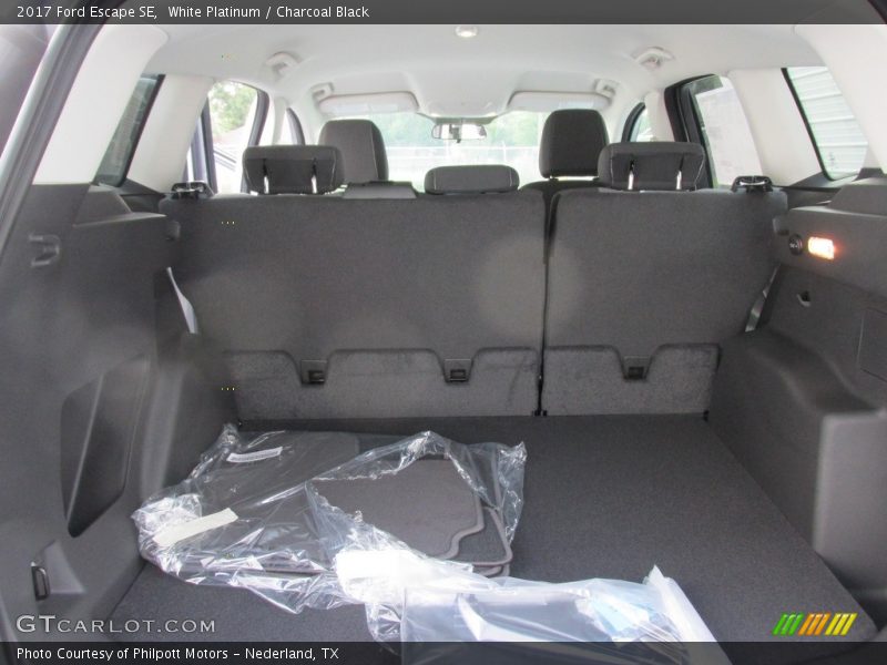 White Platinum / Charcoal Black 2017 Ford Escape SE