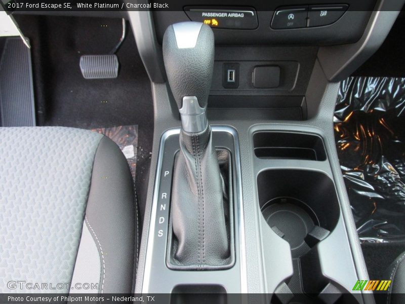 White Platinum / Charcoal Black 2017 Ford Escape SE