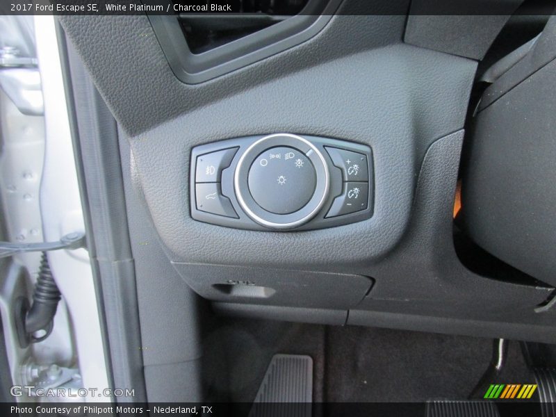 White Platinum / Charcoal Black 2017 Ford Escape SE