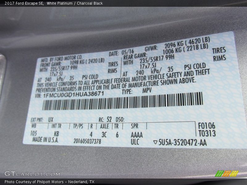 White Platinum / Charcoal Black 2017 Ford Escape SE