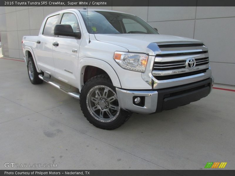 Super White / Graphite 2016 Toyota Tundra SR5 CrewMax