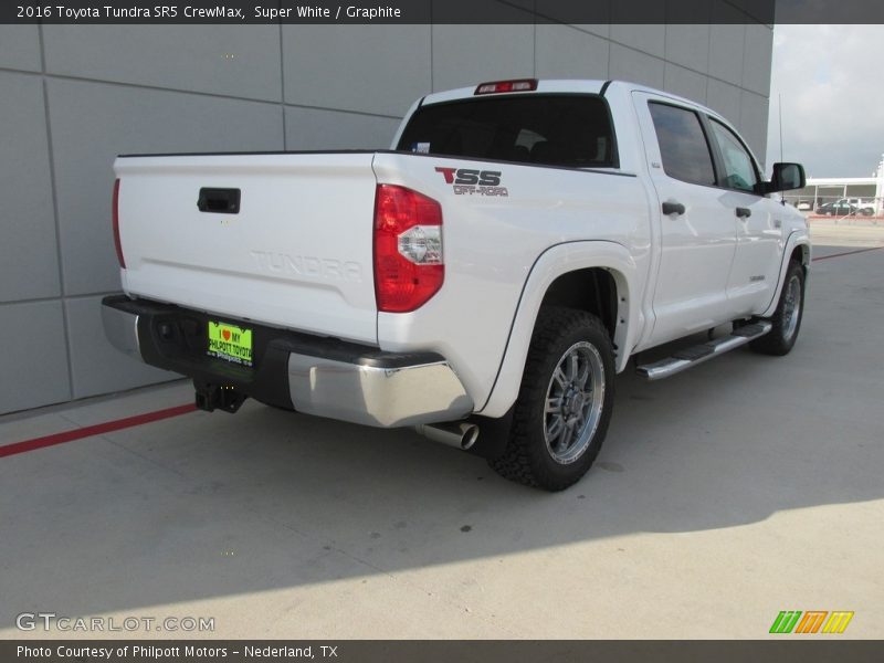 Super White / Graphite 2016 Toyota Tundra SR5 CrewMax