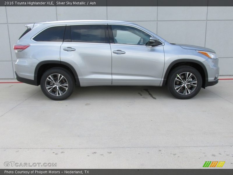 Silver Sky Metallic / Ash 2016 Toyota Highlander XLE