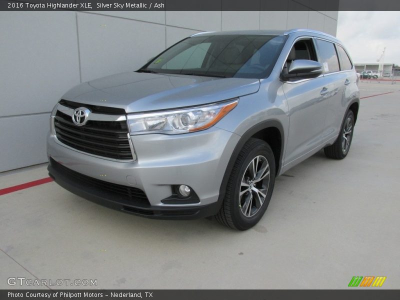 Silver Sky Metallic / Ash 2016 Toyota Highlander XLE