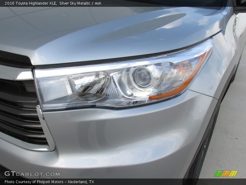 Silver Sky Metallic / Ash 2016 Toyota Highlander XLE