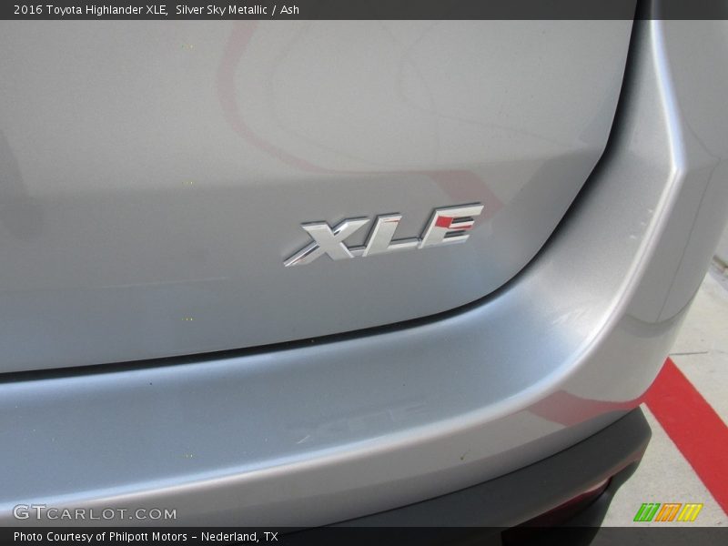 Silver Sky Metallic / Ash 2016 Toyota Highlander XLE