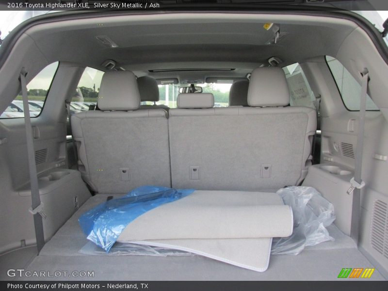 Silver Sky Metallic / Ash 2016 Toyota Highlander XLE