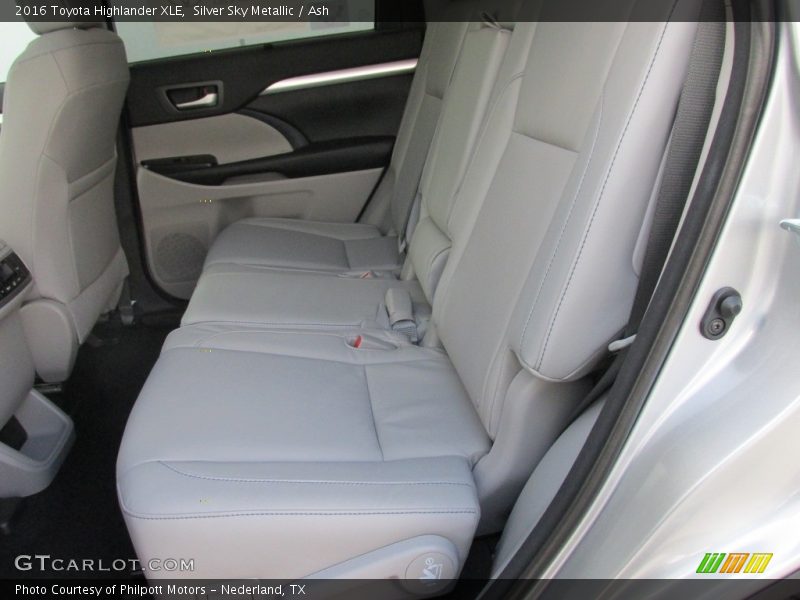 Silver Sky Metallic / Ash 2016 Toyota Highlander XLE
