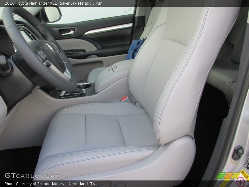 Silver Sky Metallic / Ash 2016 Toyota Highlander XLE