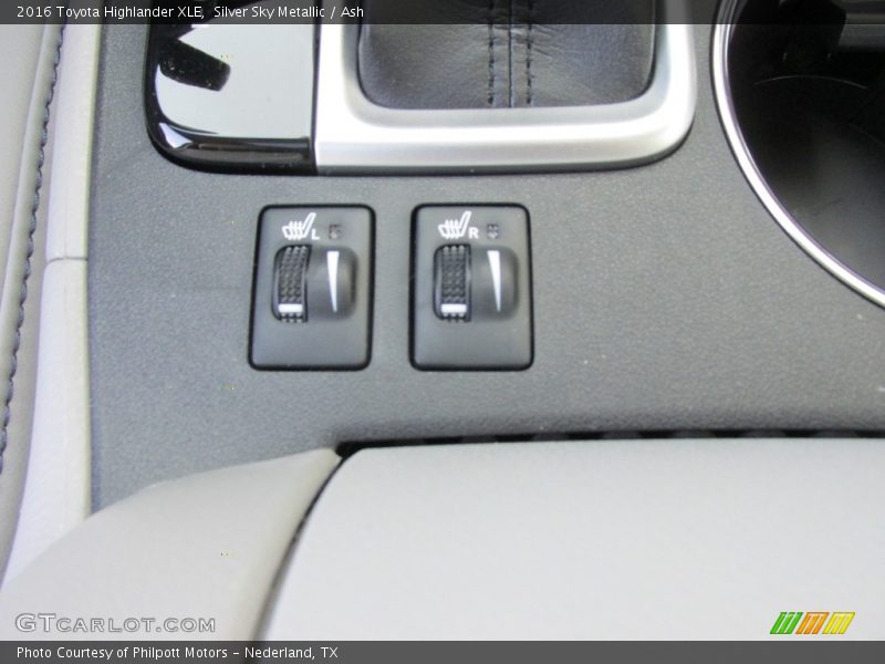 Silver Sky Metallic / Ash 2016 Toyota Highlander XLE