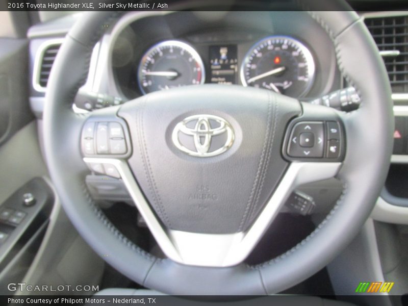 Silver Sky Metallic / Ash 2016 Toyota Highlander XLE