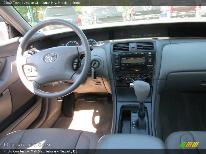 Lunar Mist Metallic / Stone 2002 Toyota Avalon XL