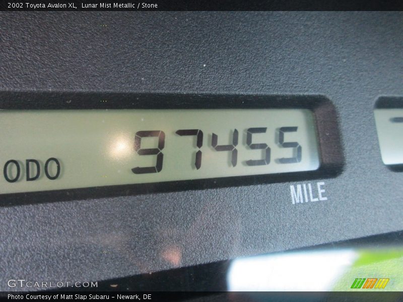 Lunar Mist Metallic / Stone 2002 Toyota Avalon XL