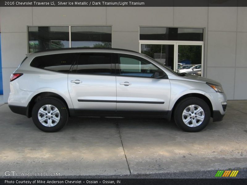 Silver Ice Metallic / Dark Titanium/Light Titanium 2016 Chevrolet Traverse LS