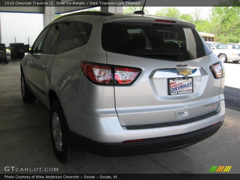 Silver Ice Metallic / Dark Titanium/Light Titanium 2016 Chevrolet Traverse LS
