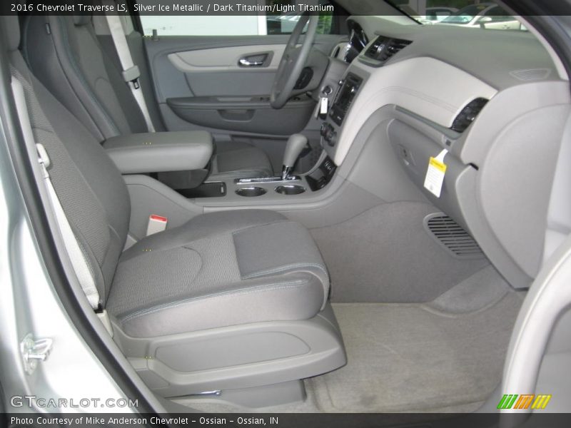 Silver Ice Metallic / Dark Titanium/Light Titanium 2016 Chevrolet Traverse LS