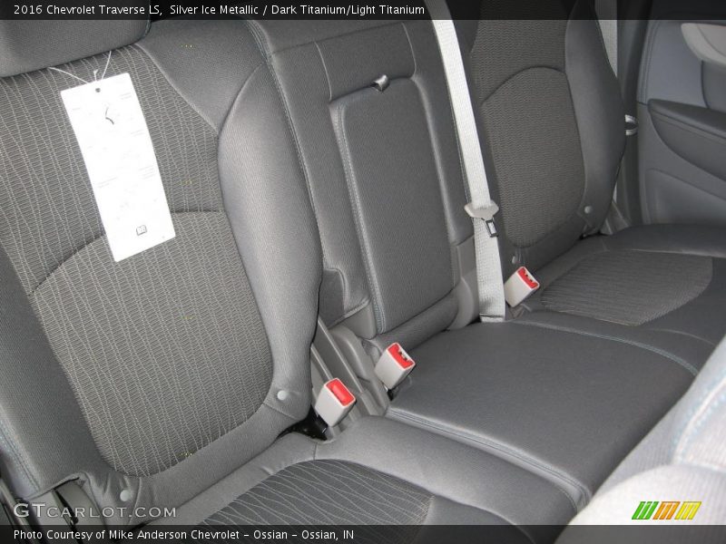 Silver Ice Metallic / Dark Titanium/Light Titanium 2016 Chevrolet Traverse LS