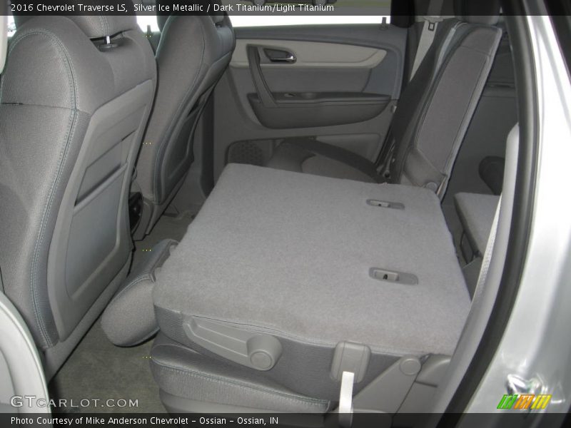 Silver Ice Metallic / Dark Titanium/Light Titanium 2016 Chevrolet Traverse LS
