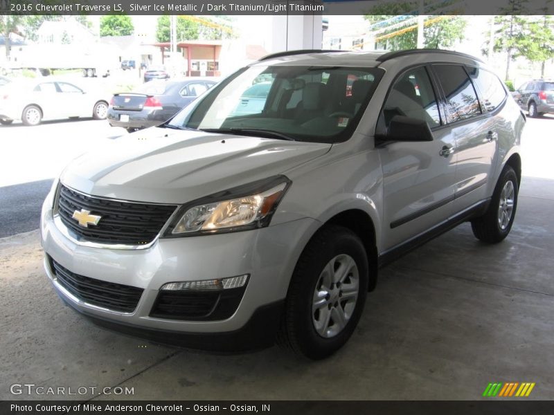 Silver Ice Metallic / Dark Titanium/Light Titanium 2016 Chevrolet Traverse LS