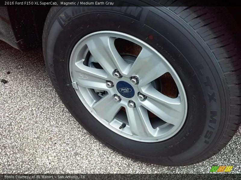 Magnetic / Medium Earth Gray 2016 Ford F150 XL SuperCab