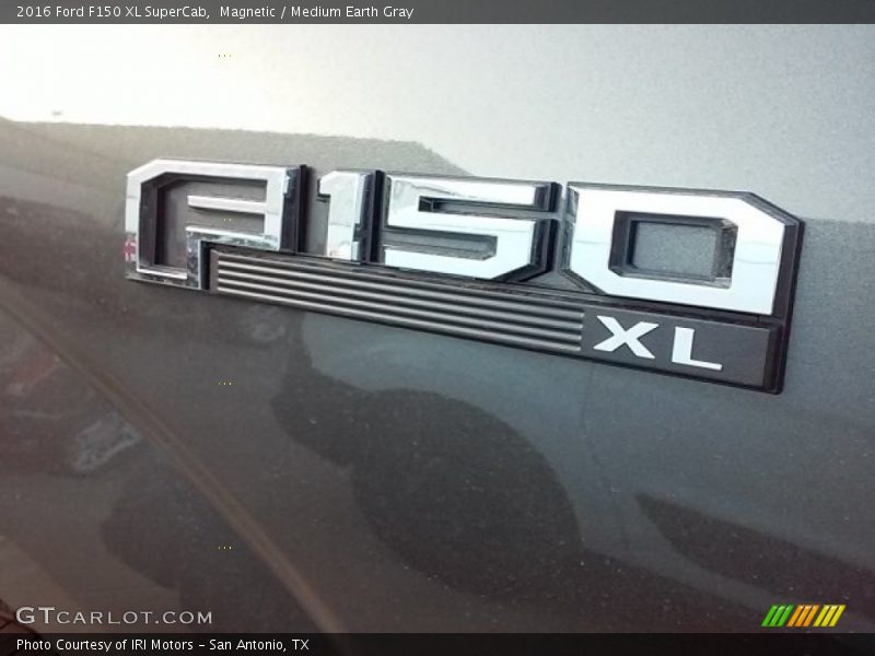Magnetic / Medium Earth Gray 2016 Ford F150 XL SuperCab