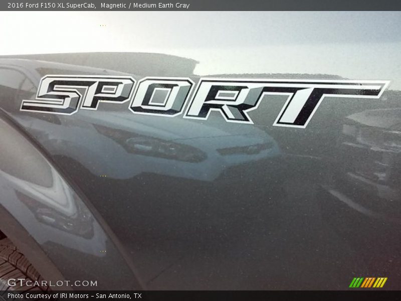 Magnetic / Medium Earth Gray 2016 Ford F150 XL SuperCab