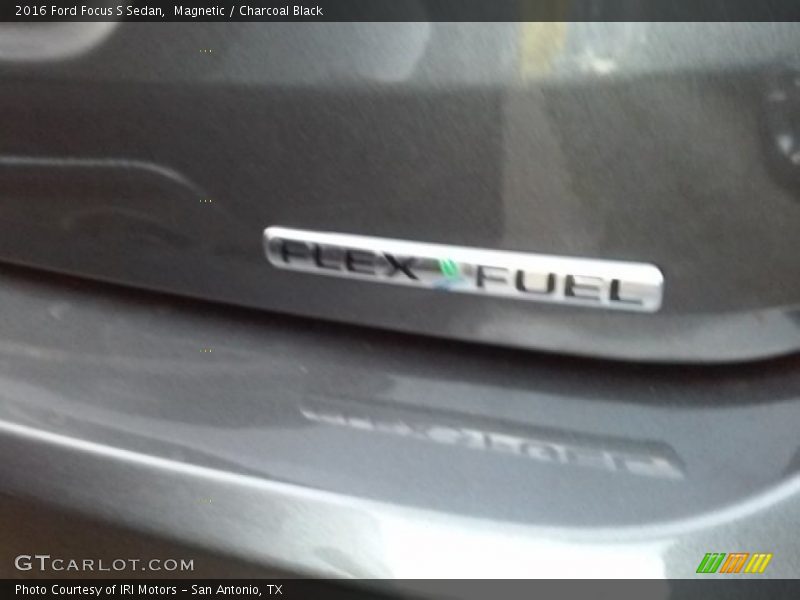 Magnetic / Charcoal Black 2016 Ford Focus S Sedan