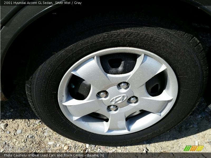 Silver Mist / Gray 2001 Hyundai Accent GL Sedan