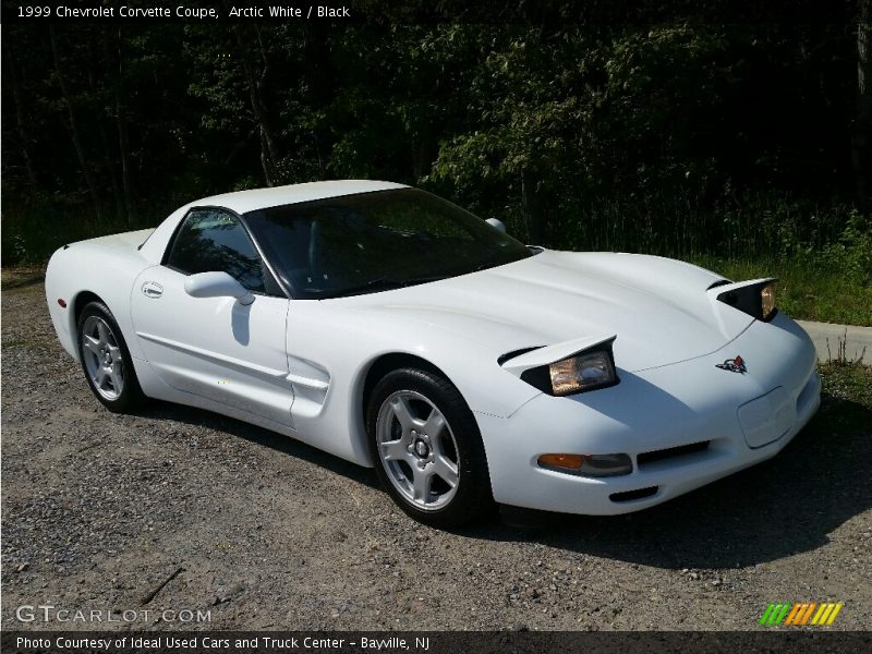 Arctic White / Black 1999 Chevrolet Corvette Coupe