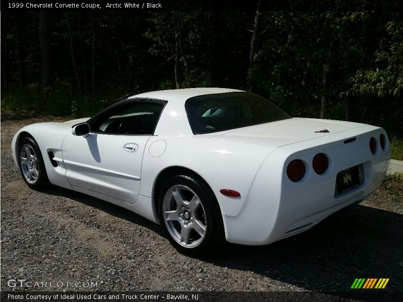 Arctic White / Black 1999 Chevrolet Corvette Coupe