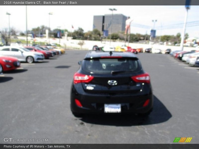 Black Noir Pearl / Black 2016 Hyundai Elantra GT