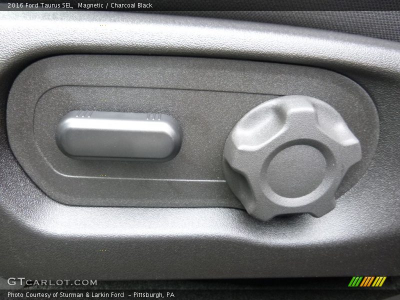 Magnetic / Charcoal Black 2016 Ford Taurus SEL