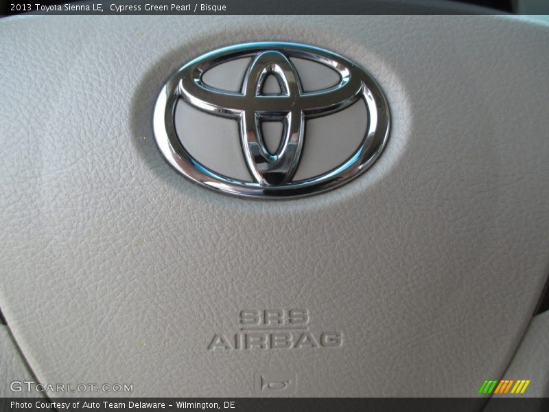 Cypress Green Pearl / Bisque 2013 Toyota Sienna LE