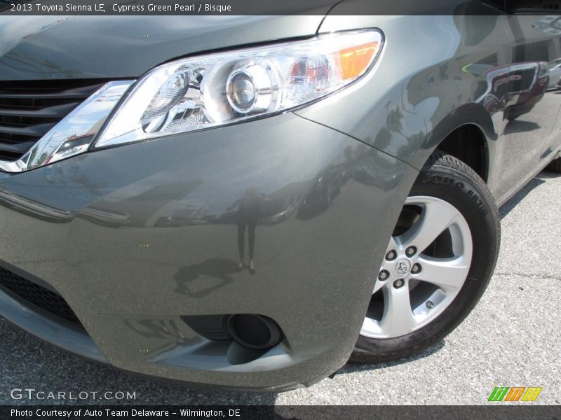 Cypress Green Pearl / Bisque 2013 Toyota Sienna LE