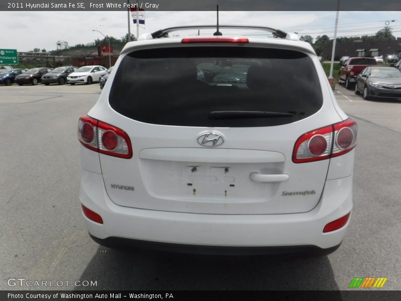 Frost White Pearl / Gray 2011 Hyundai Santa Fe SE