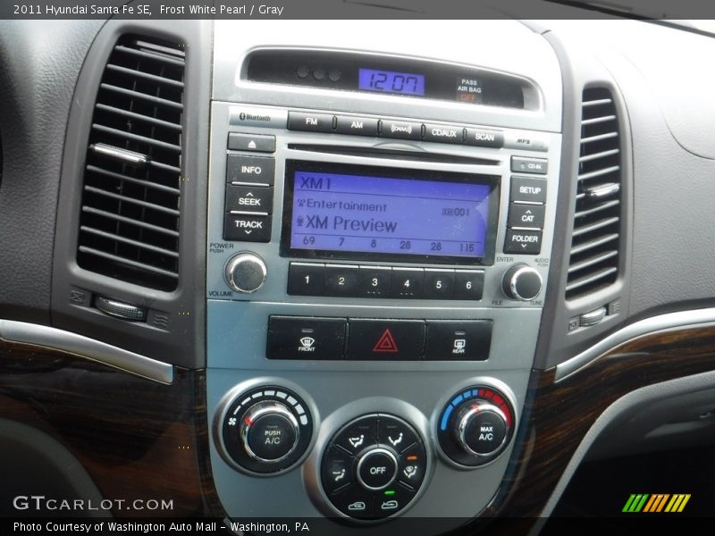 Frost White Pearl / Gray 2011 Hyundai Santa Fe SE