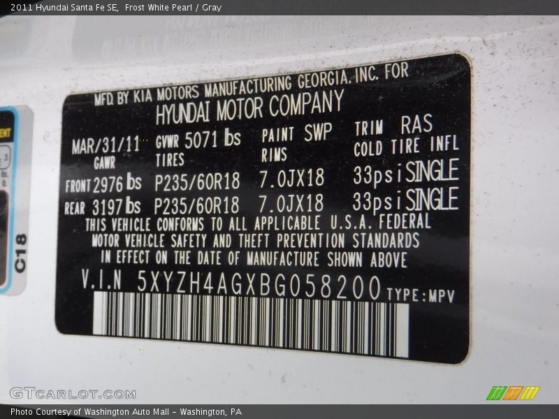 Frost White Pearl / Gray 2011 Hyundai Santa Fe SE