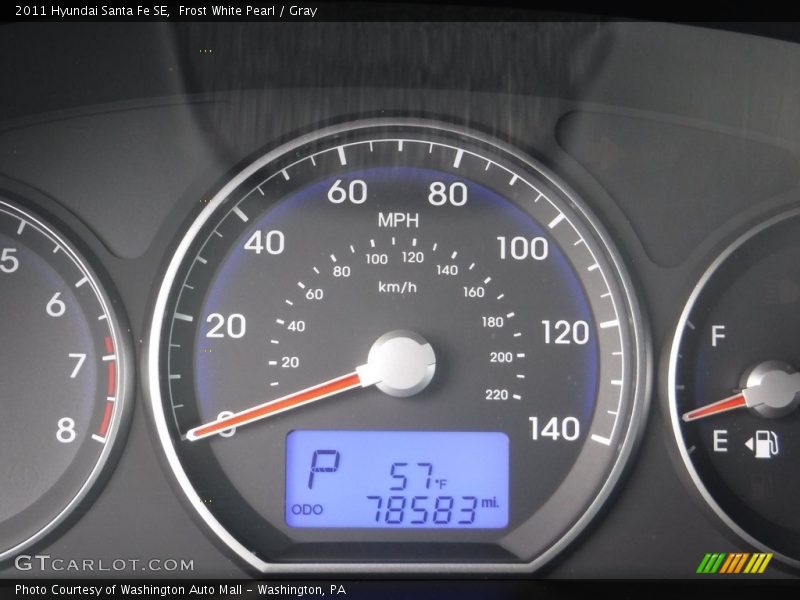 Frost White Pearl / Gray 2011 Hyundai Santa Fe SE