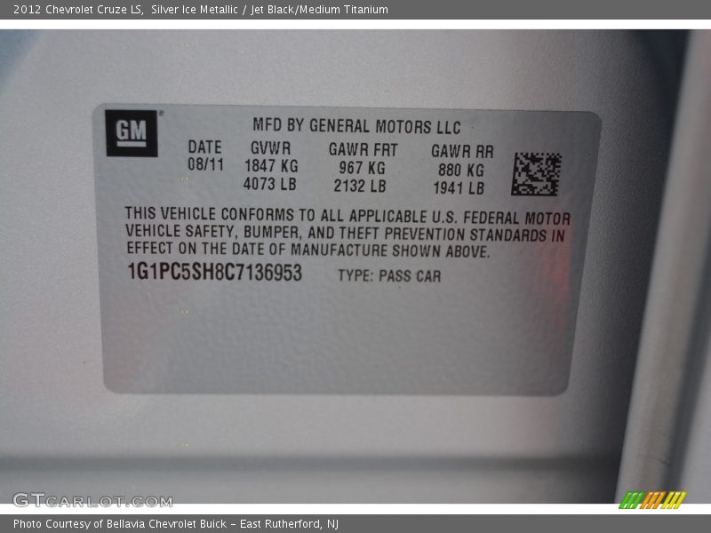 Silver Ice Metallic / Jet Black/Medium Titanium 2012 Chevrolet Cruze LS