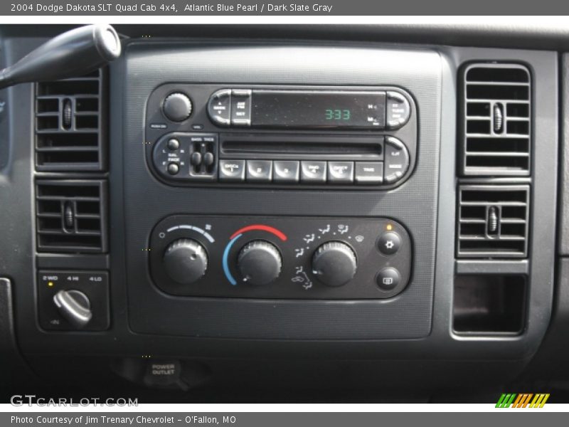 Atlantic Blue Pearl / Dark Slate Gray 2004 Dodge Dakota SLT Quad Cab 4x4