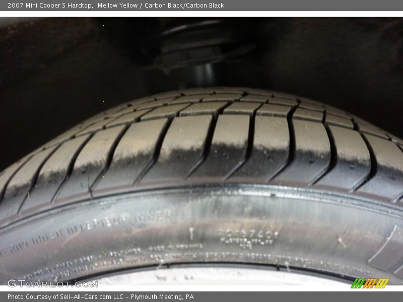 Mellow Yellow / Carbon Black/Carbon Black 2007 Mini Cooper S Hardtop