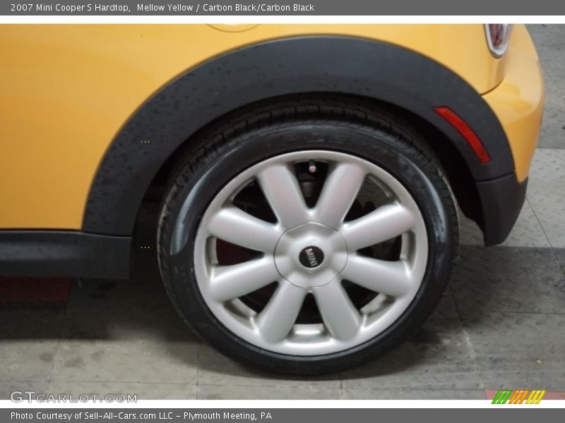 Mellow Yellow / Carbon Black/Carbon Black 2007 Mini Cooper S Hardtop