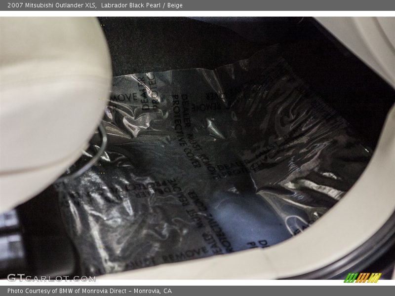 Labrador Black Pearl / Beige 2007 Mitsubishi Outlander XLS