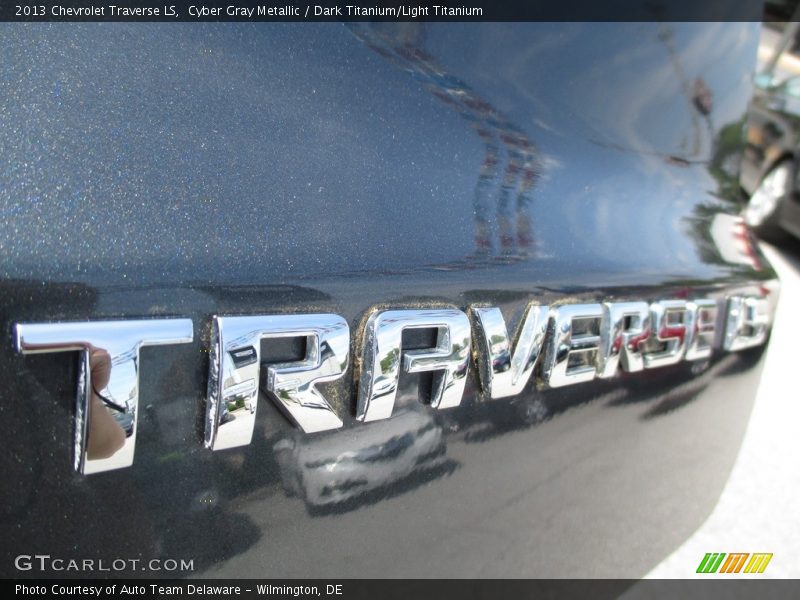 Cyber Gray Metallic / Dark Titanium/Light Titanium 2013 Chevrolet Traverse LS