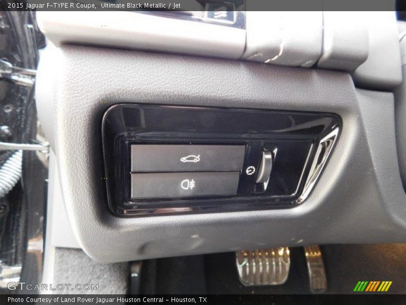 Ultimate Black Metallic / Jet 2015 Jaguar F-TYPE R Coupe