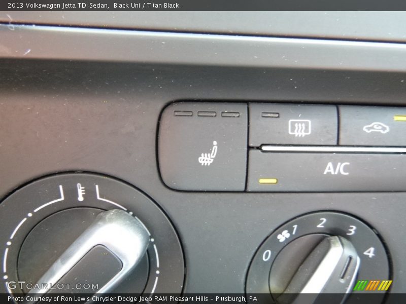 Black Uni / Titan Black 2013 Volkswagen Jetta TDI Sedan