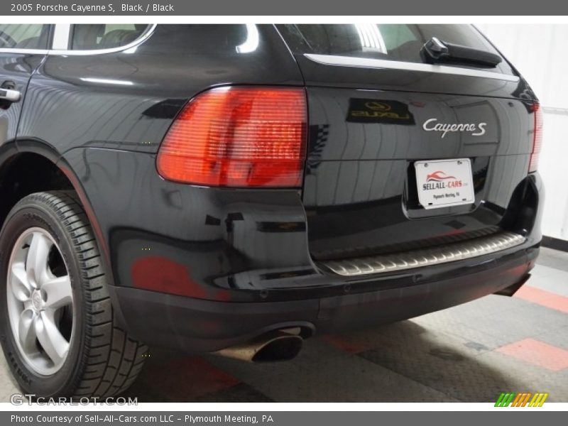 Black / Black 2005 Porsche Cayenne S