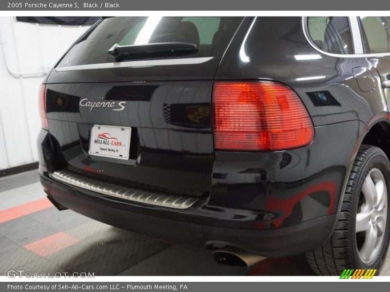 Black / Black 2005 Porsche Cayenne S