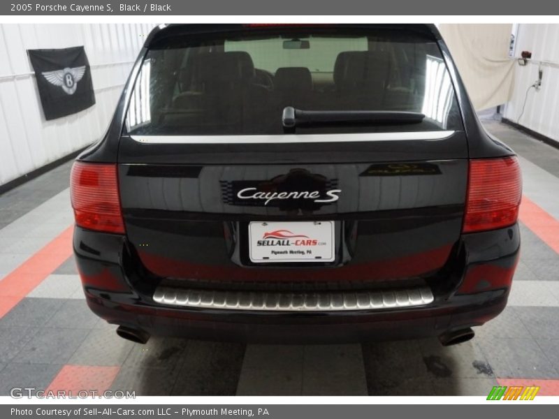 Black / Black 2005 Porsche Cayenne S