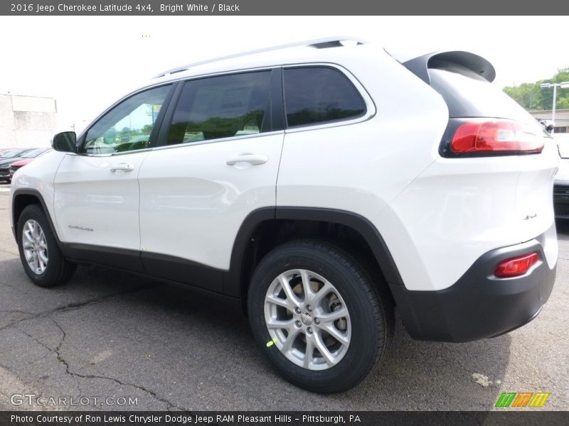 Bright White / Black 2016 Jeep Cherokee Latitude 4x4